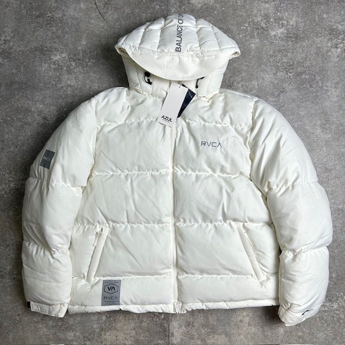 RVCA ルーカ PUFFER JACKET WHITE パファージャケット バックロゴ 