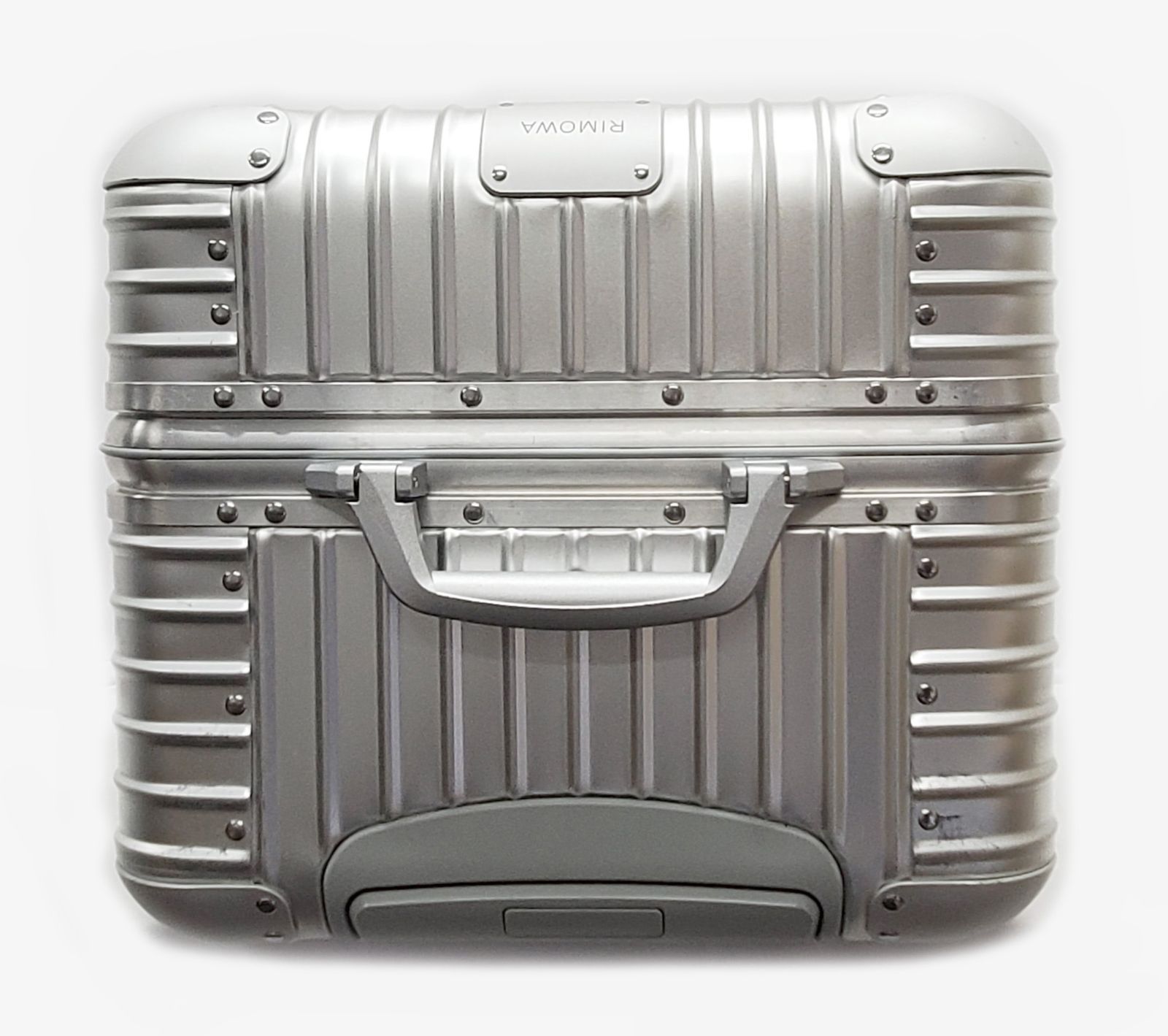 オリジナル キャビン プラス アルミニウム製スーツケース | チタニウム