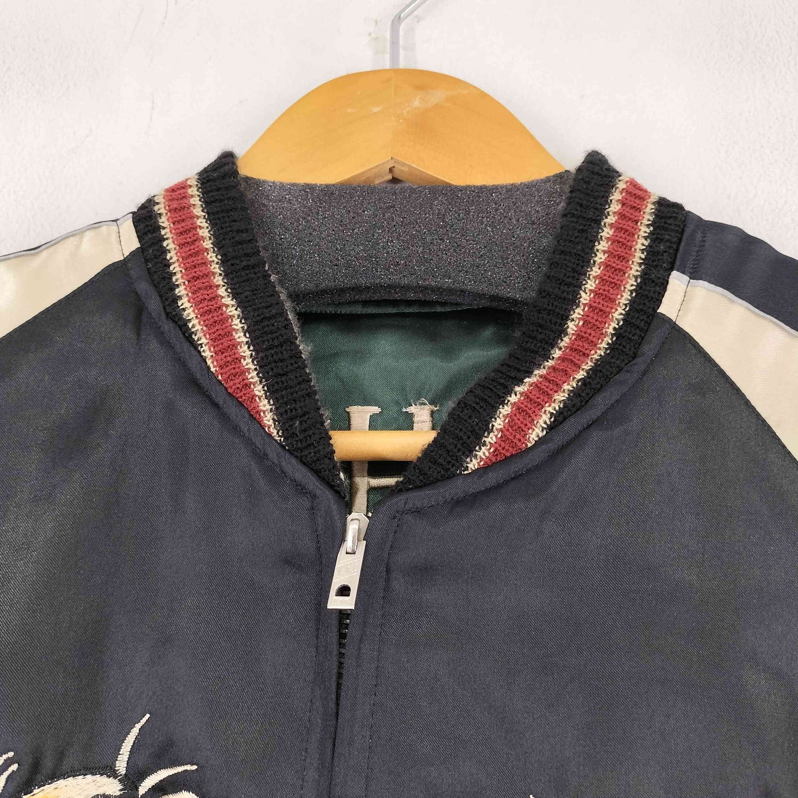 東洋スカジャン　黒金、シルバー　舞妓　龍　鷹龍　激渋デザイン 東洋スカジャン黒金、シルバー舞妓龍鷹龍激渋デザイン