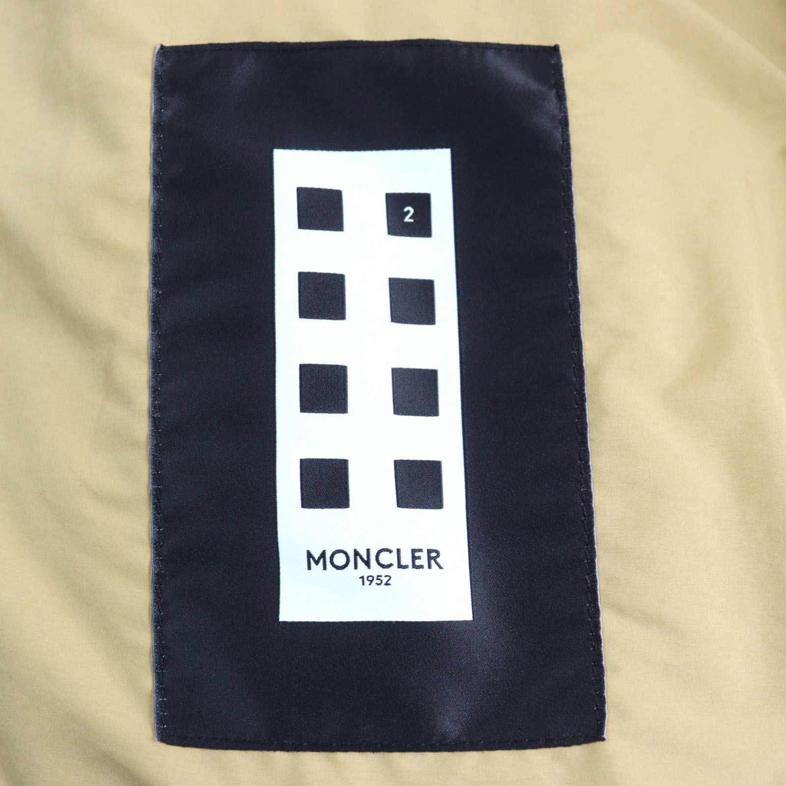 美品○MONCLER GENIUS 2 モンクレール ジーニアス 2 D20914234685 57843 CELAN ロゴワッペン トリコロール ダウンジャケット 3 メンズ 極美品○モンクレール ジーニアス 2 アンドワンダー 21AW KIYOSE ロゴ