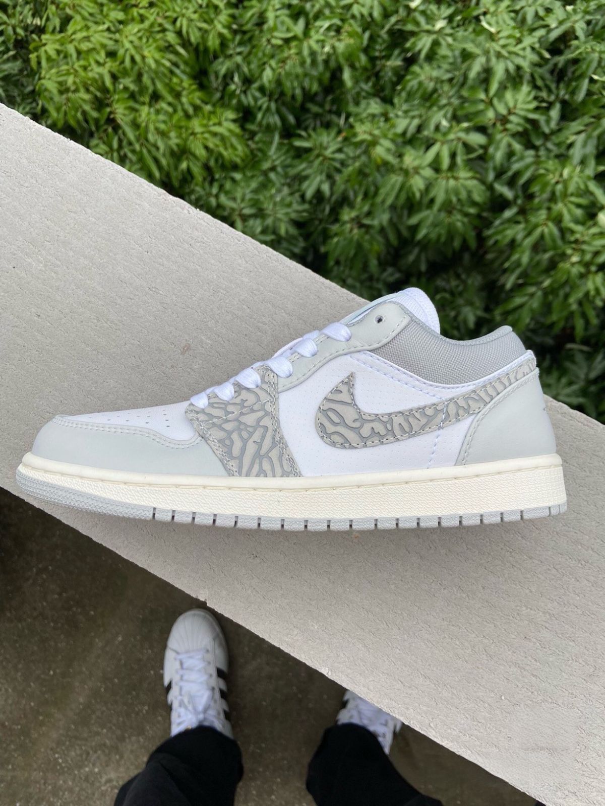 ✨大特価✨新品 未使用  ナイキ NIKE Air Jordan 1 Low AJ1 dh4269-100 箱付 男女兼用