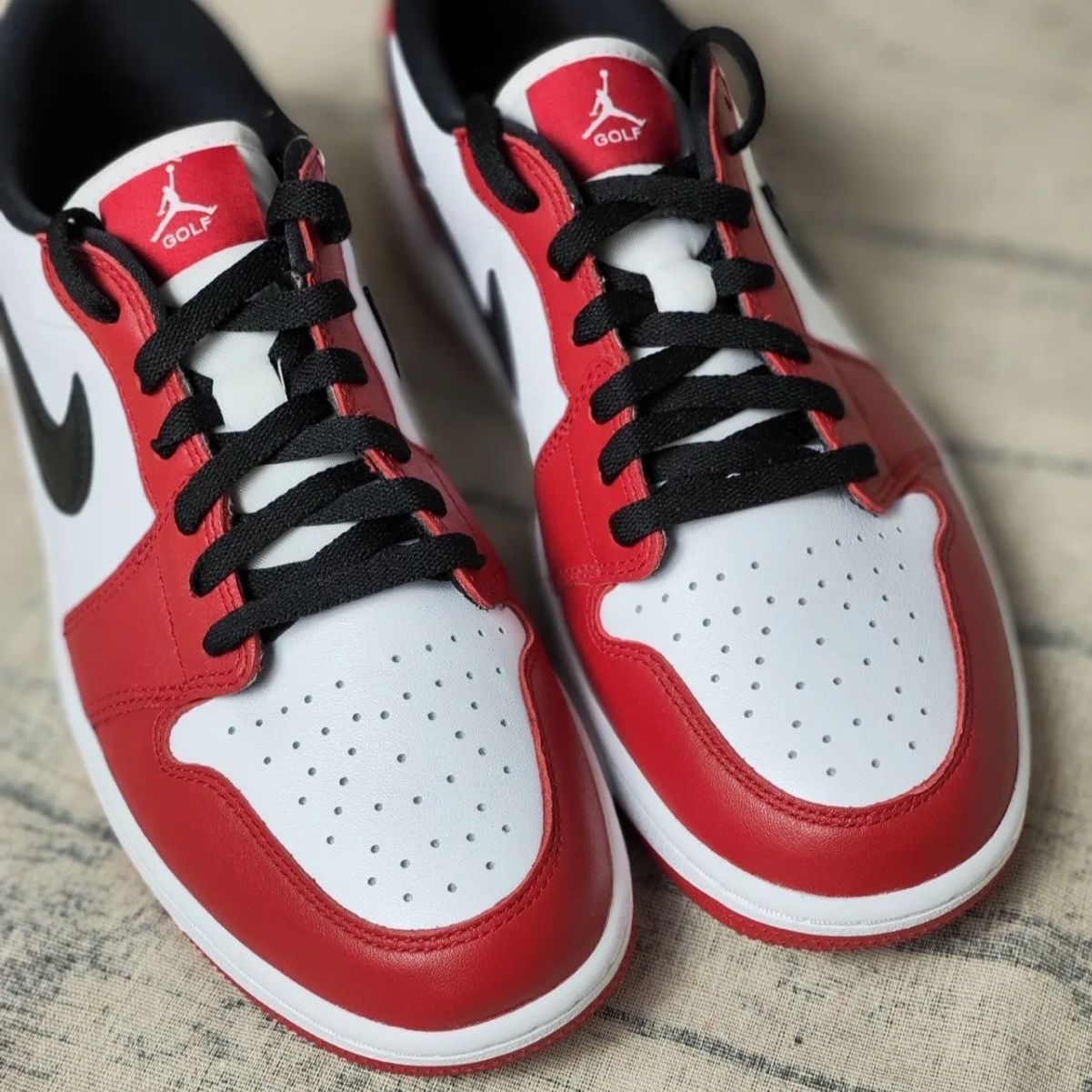 新品は未使用です。 NIKE AIR JORDAN 1 LOW GOLF CHICAGO 日常マルチカジュアルシューズ 低トップ運動靴 男女兼用  低トップボードシューズ - メルカリ