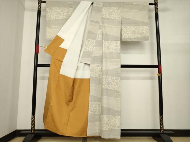 平和屋着物○本場結城紬 重要無形文化財 100亀甲 花唐草文 正絹