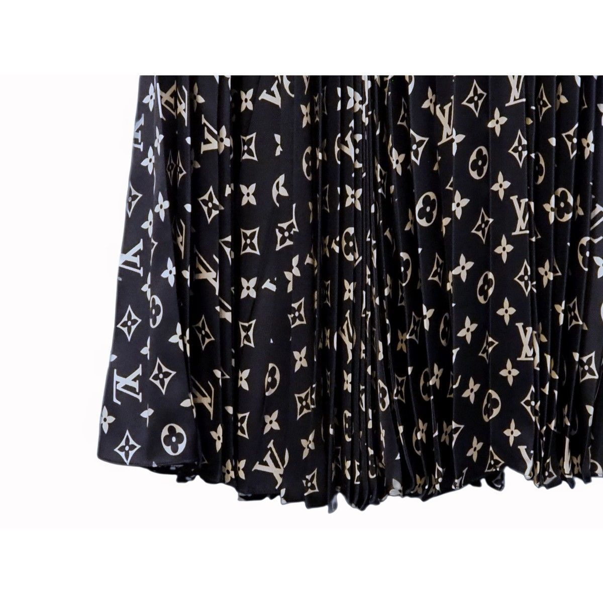 中古】LOUIS VUITTON ルイ ヴィトン モノグラム プリーツ 中古】LOUIS VUITTON ルイ ヴィトン モノグラム プリーツ