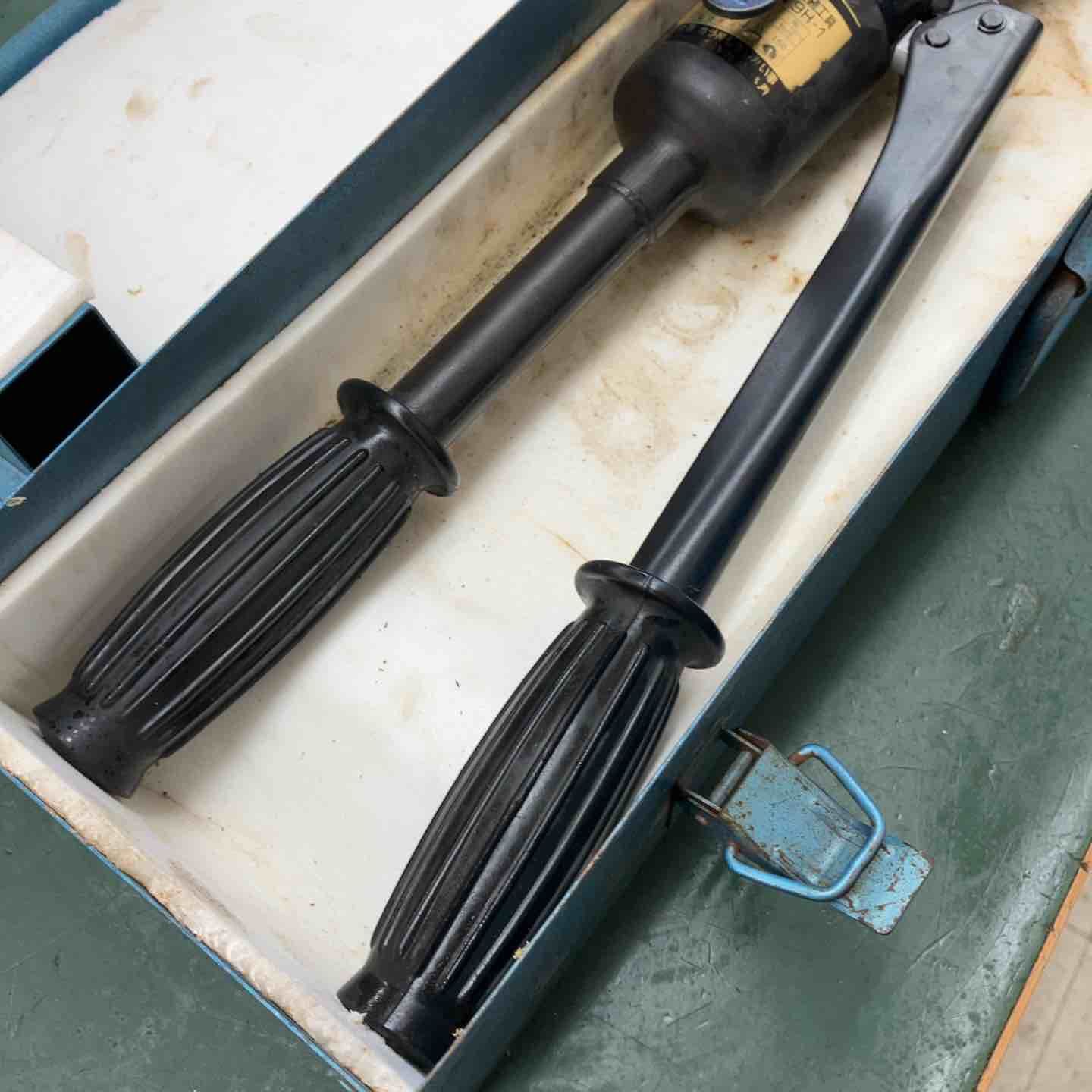 手動油圧式圧着工具