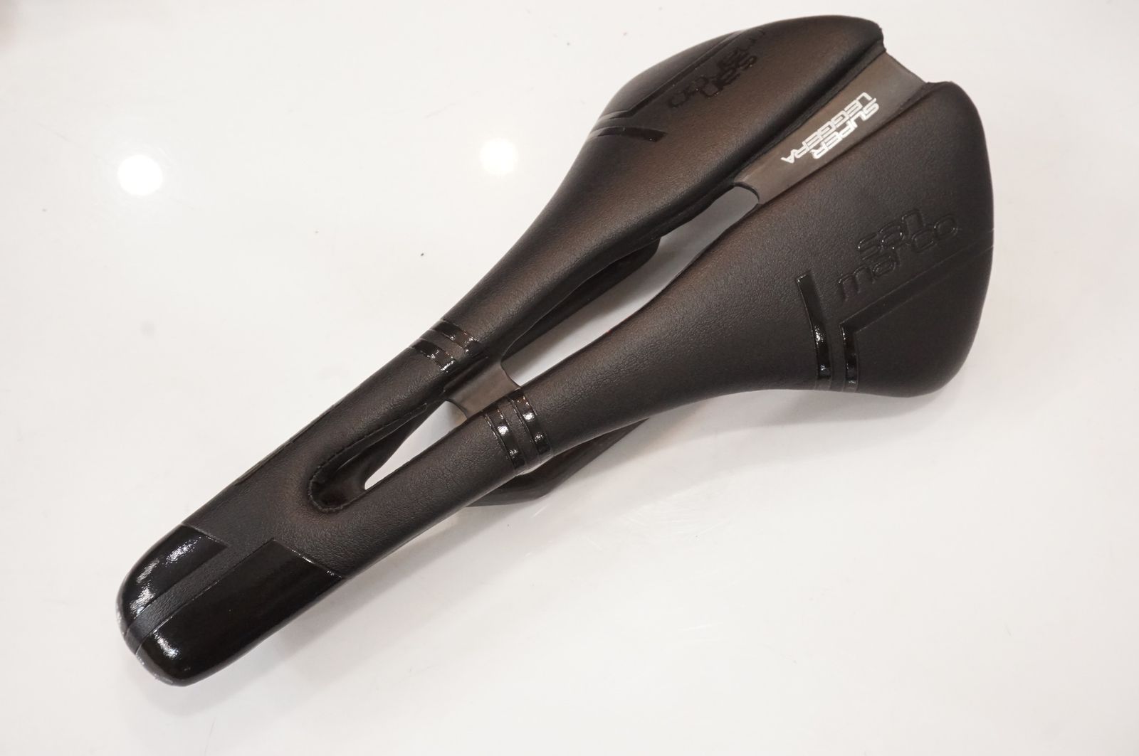 SELLE SAN MARCO 「セラ サン マルコ」 MANTRA CARBON FX サドル