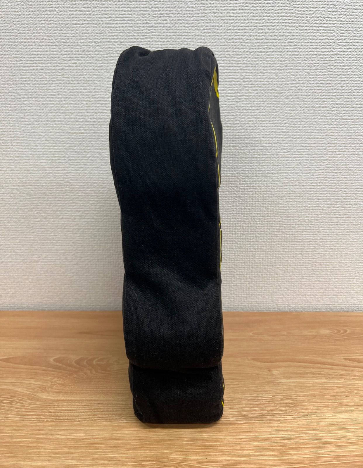 ニルバーナロゴクッション