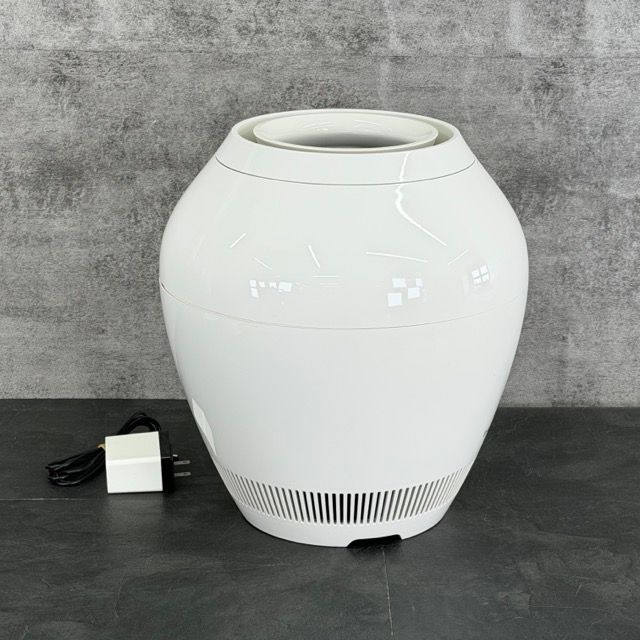 シーズン到来! BALMUDA Rain ERN-1000UA-WK 気化式加湿器 バルミューダ オシャレ家電 ホワイト 冬物 514435