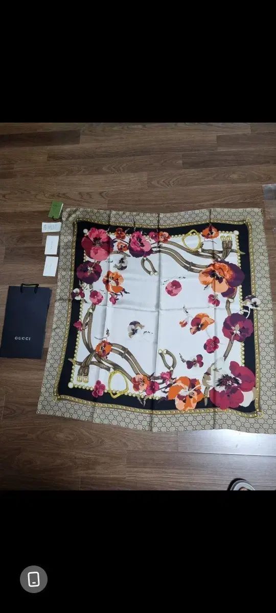 GUCCI グッチ フローラ シルク スカーフ