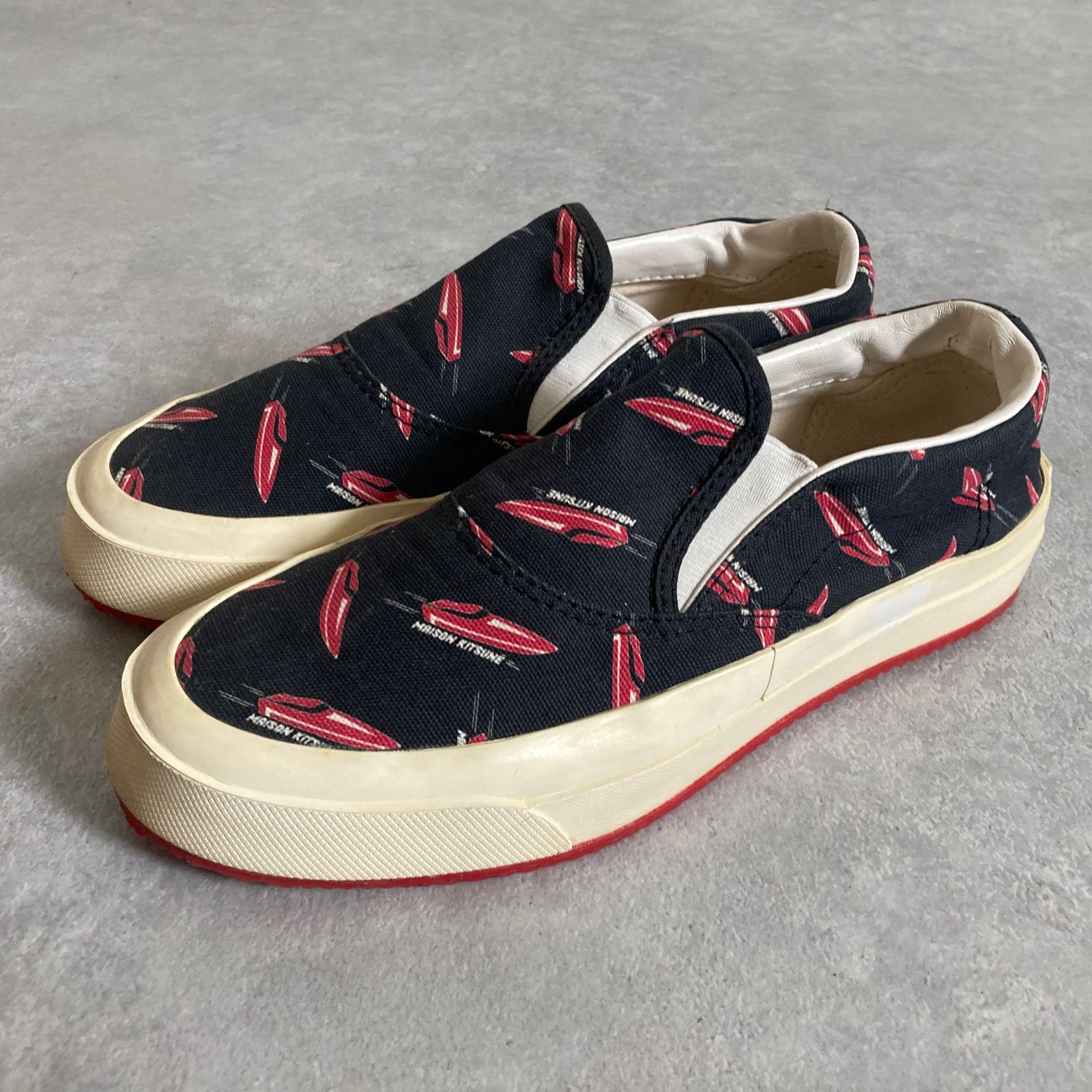 定価2万 Maison Kitsune モーターボート総柄 スリッポン 定価2万 Maison Kitsune モーターボート総柄 スリッポン