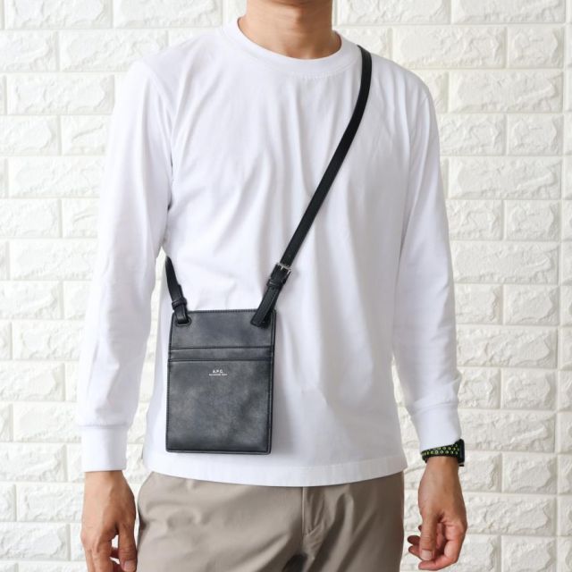 A.P.C. アー・ペー・セー ショルダーバッグ メンズ サコッシュ ネック