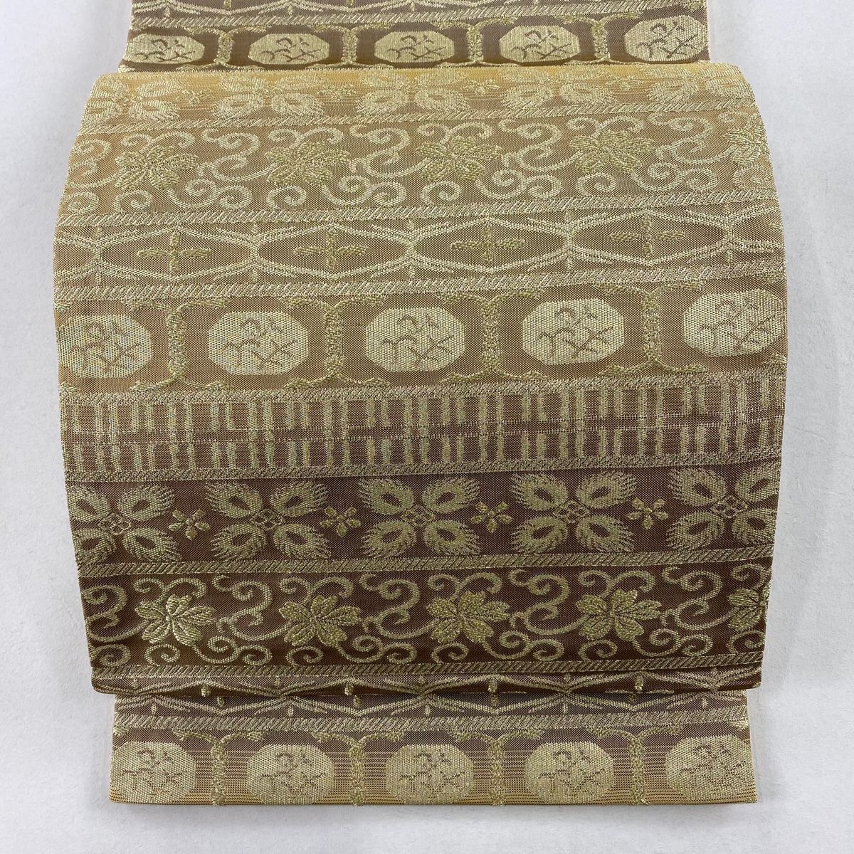 袋帯 モダン すくい織 金彩の粋な加工 正絹 AO-1900 袋帯 美品 秀品 寿光織 桜 幾何学 金糸 箔 金色 全通 正絹