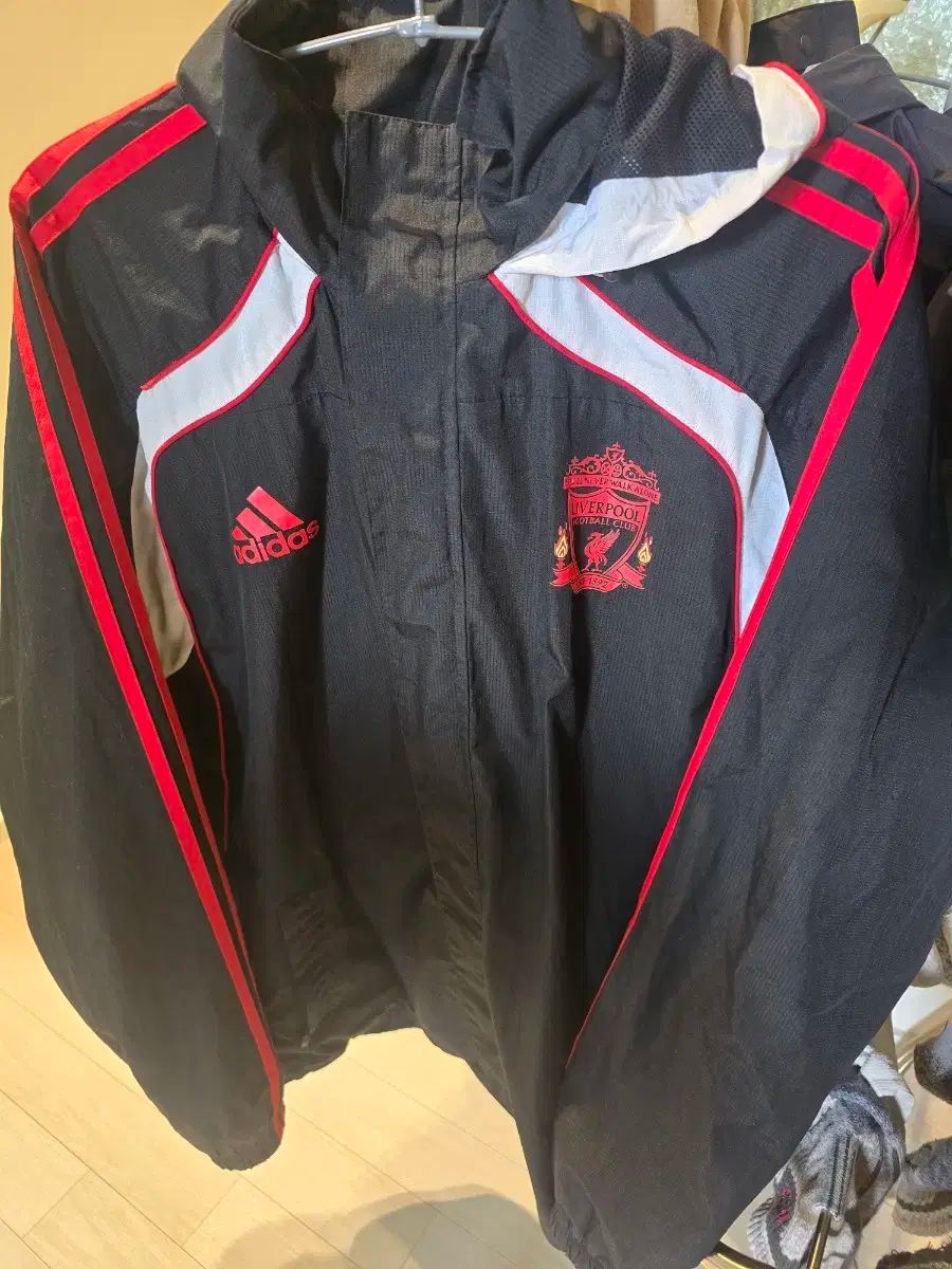 リヴァプール adidas アディダス 旧モデル ウィンドブレーカー 10 ー 11