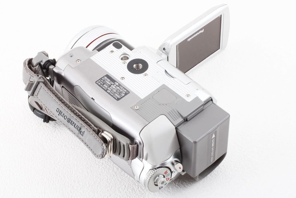 極上品 Panasonic パナソニック NV-GS250-S デジタル ビデオカメラ 極上品 Panasonic パナソニック NV-GS250-S デジタル ビデオカメラ