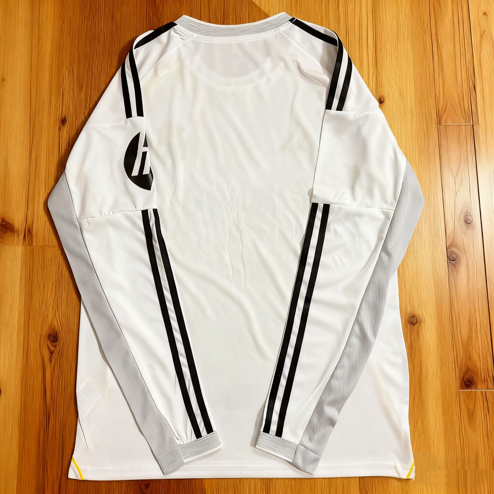 レアル・マドリード VALVERDE 15 長袖ジャージ レアル・マドリード VALVERDE 15 長袖ジャージ レアル・マドリード