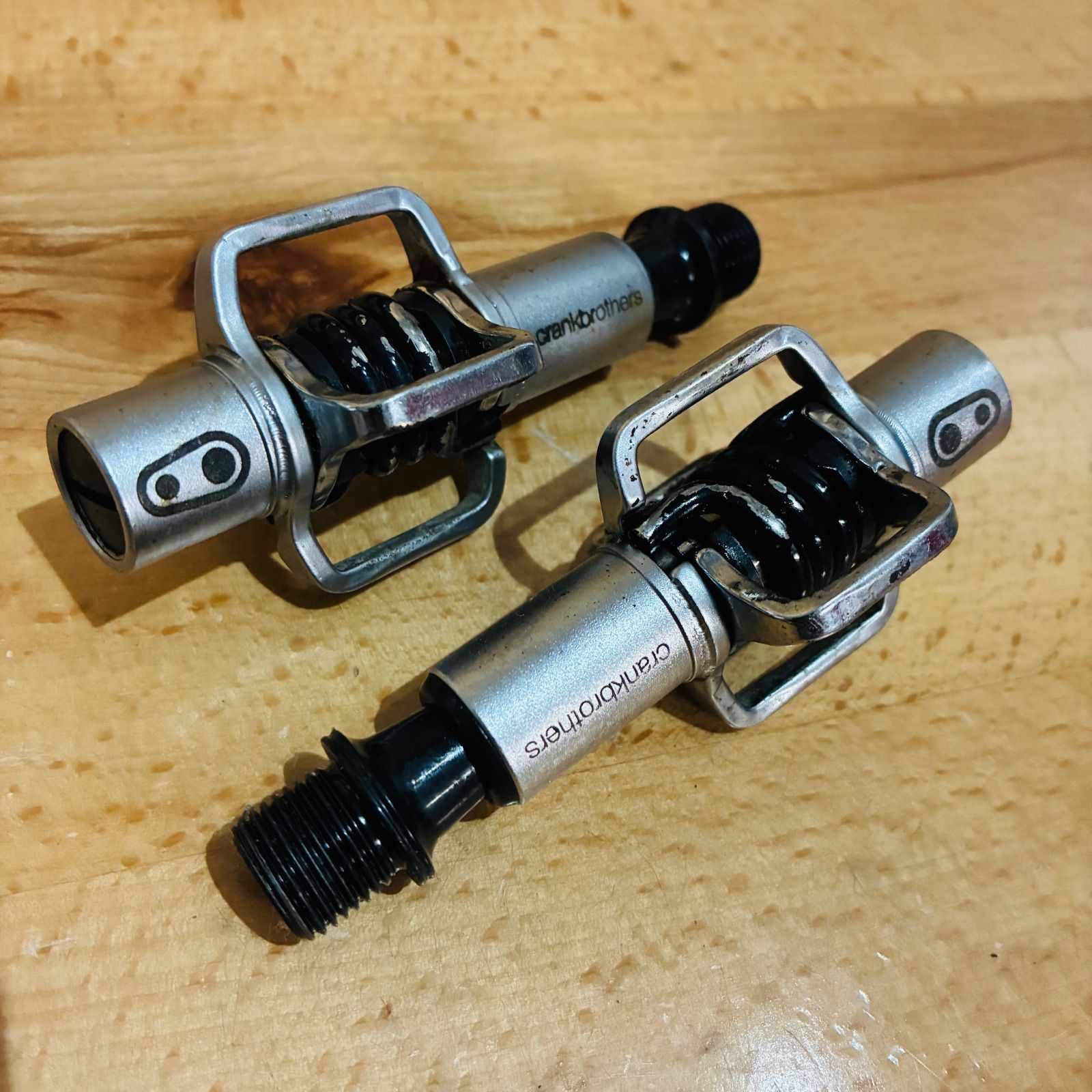 OLD BMX 1ピースクランクセット フラットペダル付き ブラック OLD BMX 1ピースクランクセット フラットペダル付き ブラック