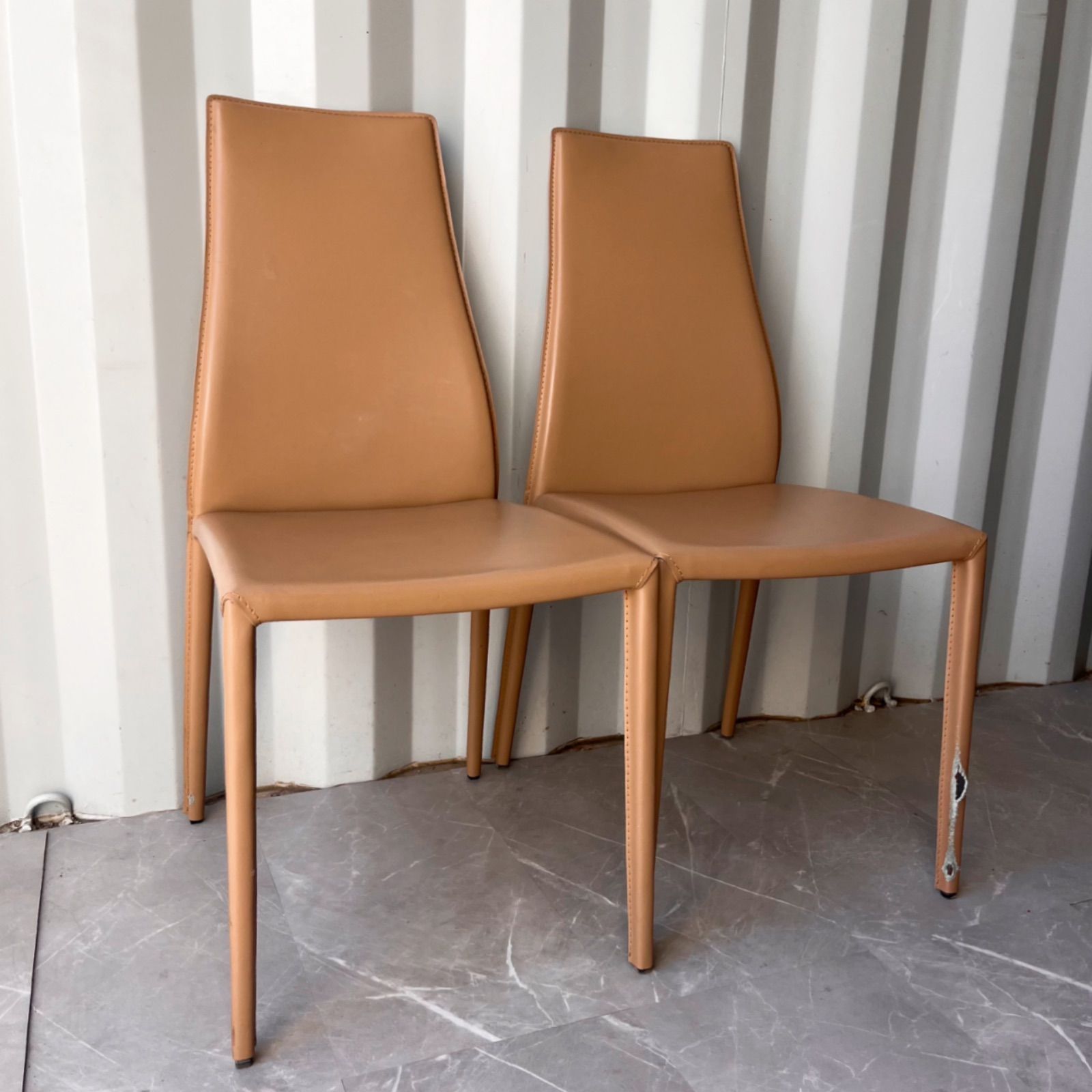 取付無料！カリガリス アイーダ 本革キャメル ハイバックダイニングチェア2脚✨ 取付無料！カリガリス アイーダ 本革キャメル ハイバックダイニング