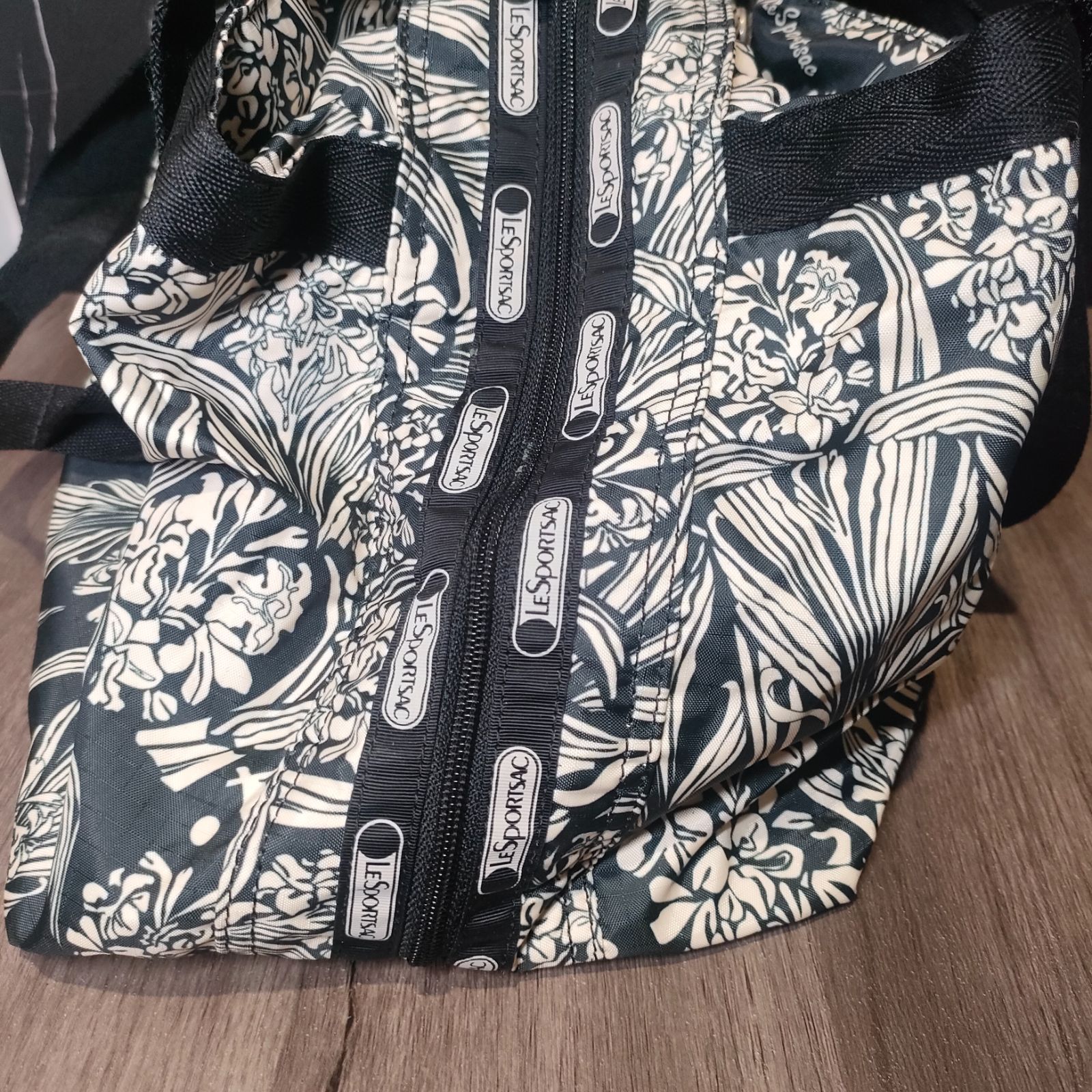 4【美品】レスポートサック LeSportsac ボストンバッグ ショルダー