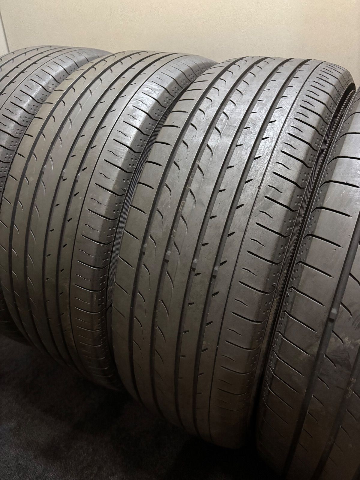 未使用215/60R17・夏タイヤ2本　ラジアルタイヤ・UX、エスティマなどに 未使用215/60R17・夏タイヤ2本 ラジアルタイヤ・UX、エスティマ