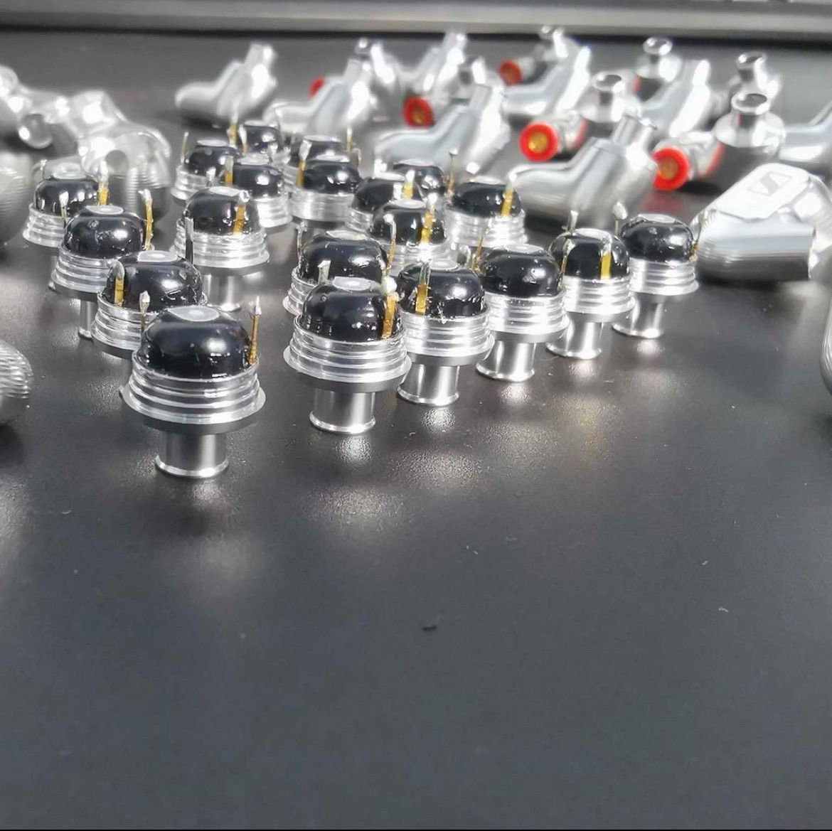 試作品 DIY IE900 OEM 7mm X3Rユニット使用 標準MMCX改良 試作品 DIY IE900 OEM 7mm X3Rユニット使用 標準MMCX改良 シルバー系