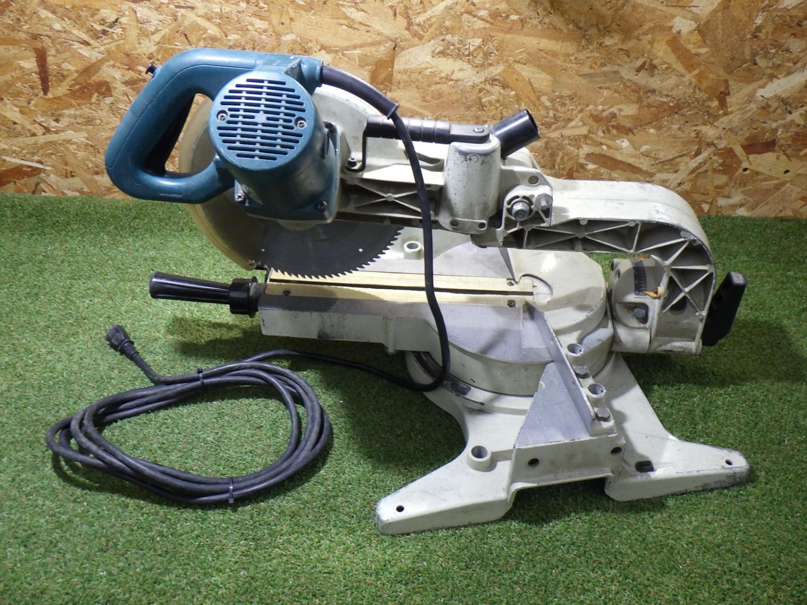 大工道具 切り落とし