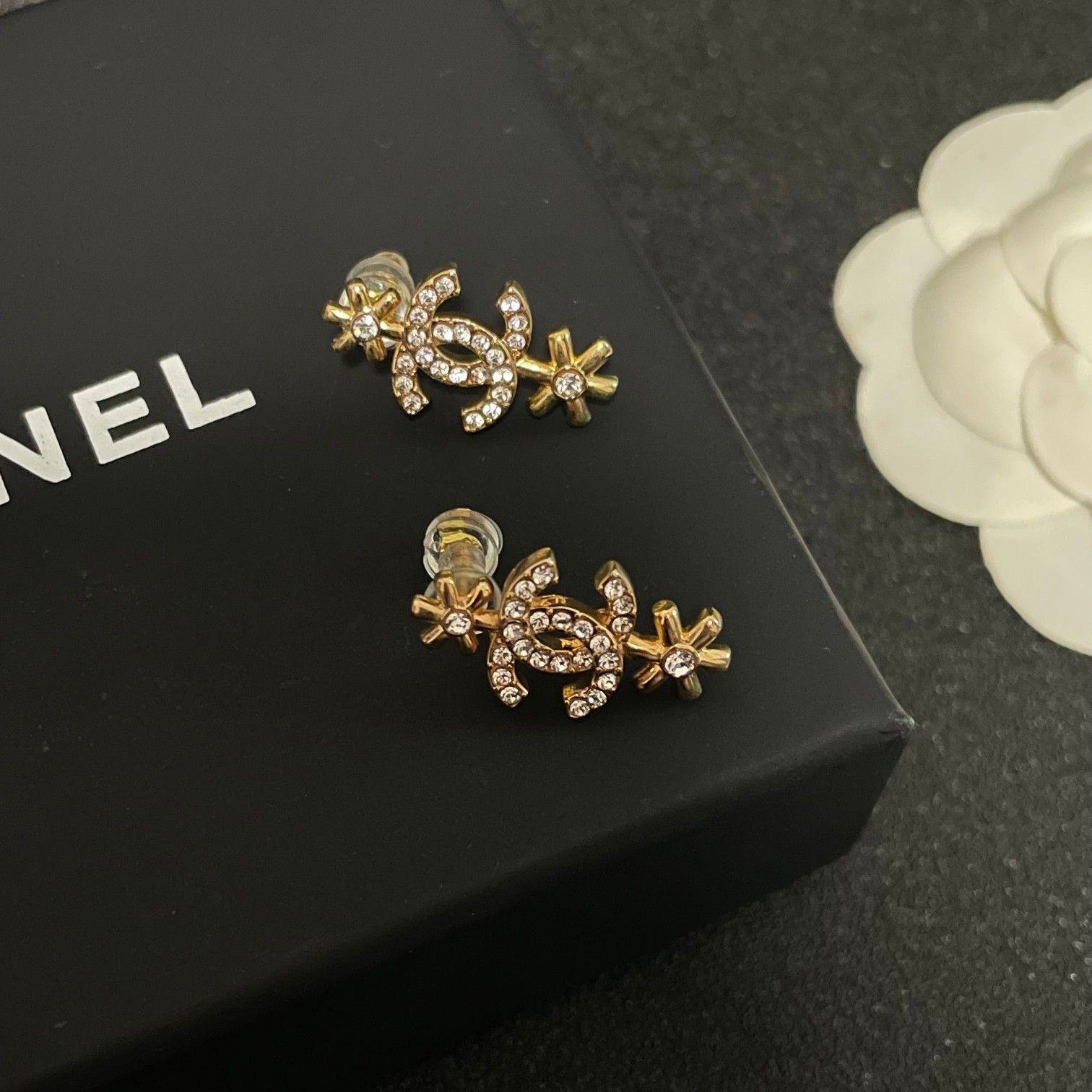 【クラシックでエレガント】CHANEL - ピアス 今日特価】CHANEL ヴィンテージ ピアス クラシックエレガンス