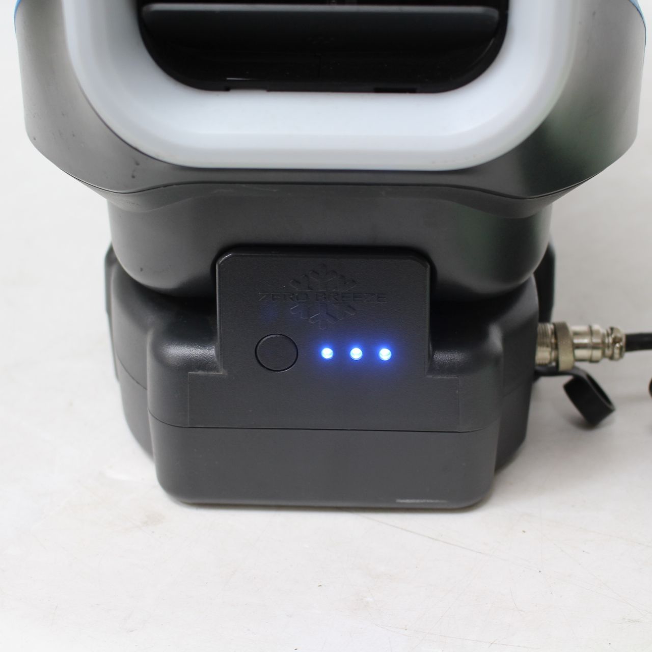535)【通電OK/ジャンク品】ZERO BREEZE ZB-1100 ポータブルスポット 