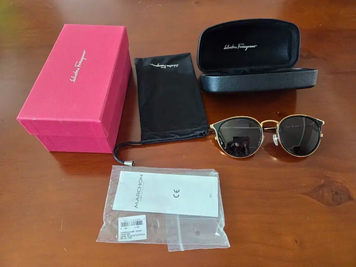 フェラガモ サングラス SF924SK ブラック