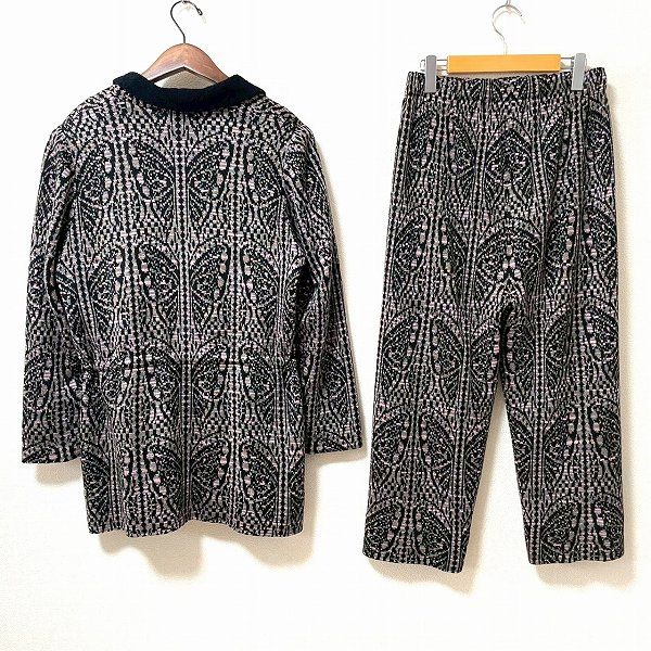 wnc サイトウトヨコ 斉藤都世子 セットアップ パンツスーツ 黒 ピンク系 グレー ニット 総柄 レディース 967094
