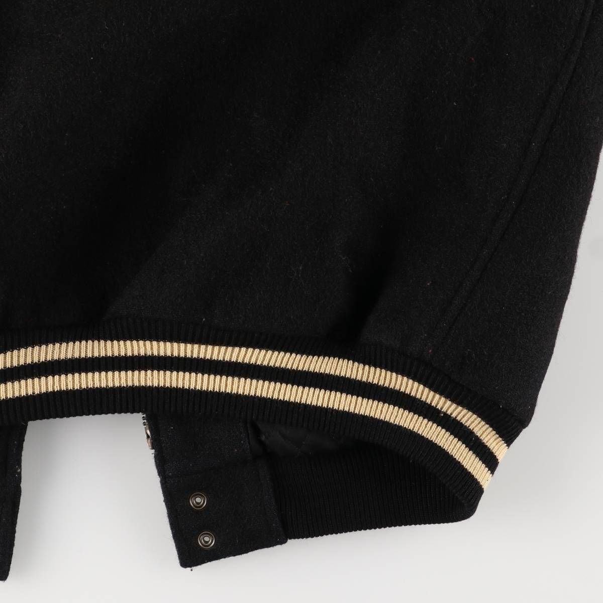 バーシティジャケット