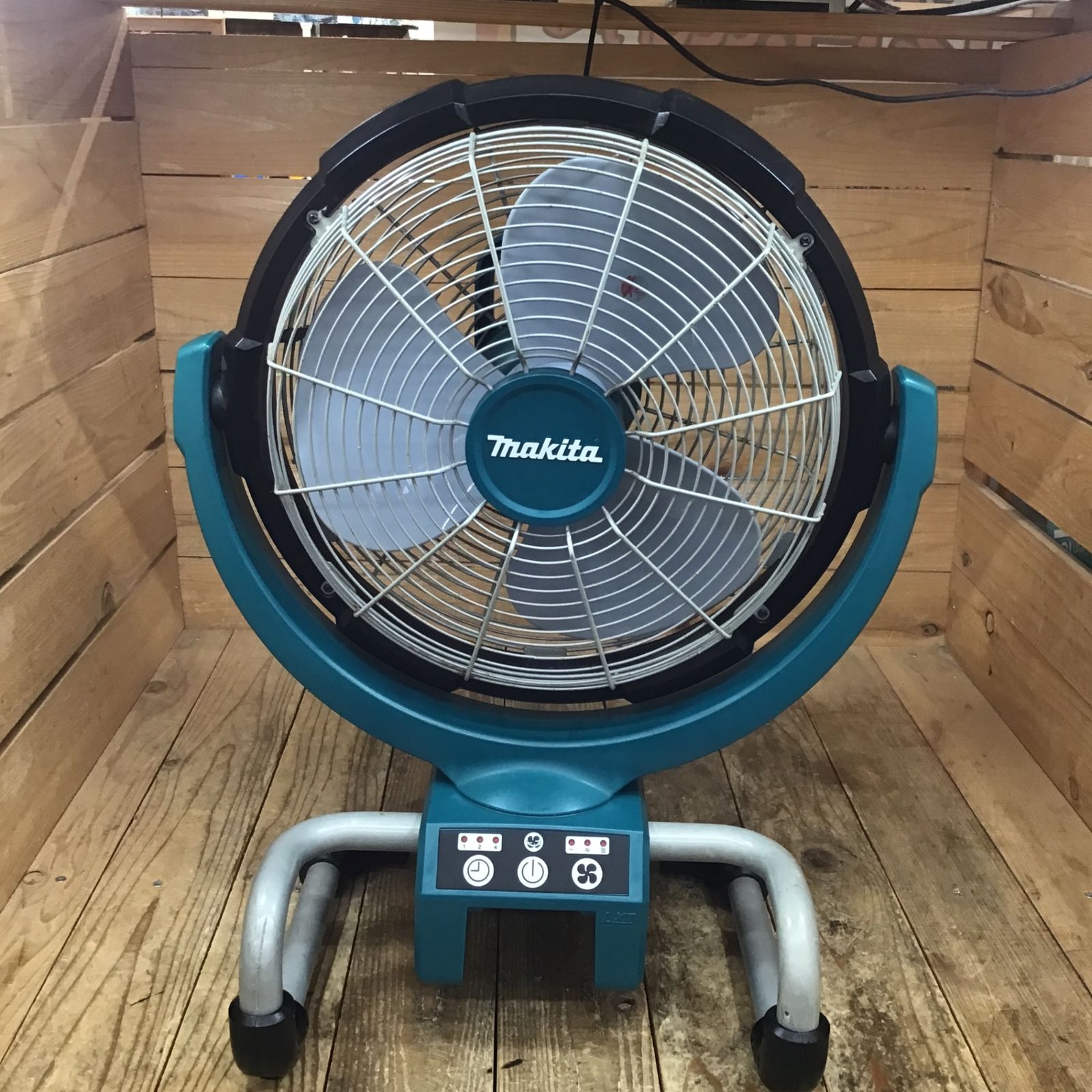 マキタ(makita) コードレス産業扇 CF300DZ【所沢店】