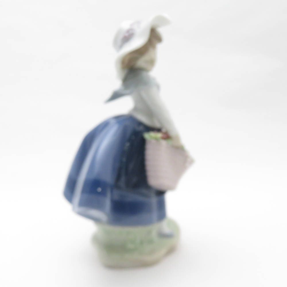 美品 LLADRO リヤドロ 5222 『きれいな花ばかり』 フィギュリン 1点 置物 女の子 フラワー オブジェ SM2422U 