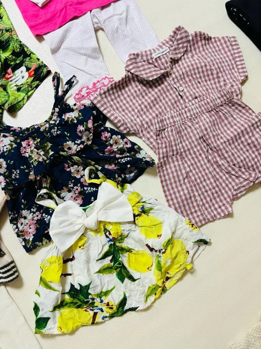 子ども服 女の子 まとめ売り 32点 90センチ 90cm女の子まとめ売り