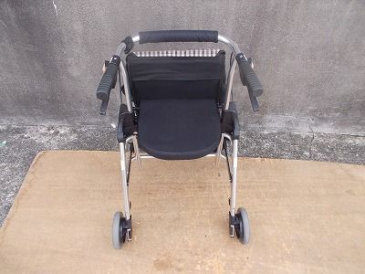 送料無料（一部地域を除く）歩行器 テイコブリトルハイHS05H TS-25