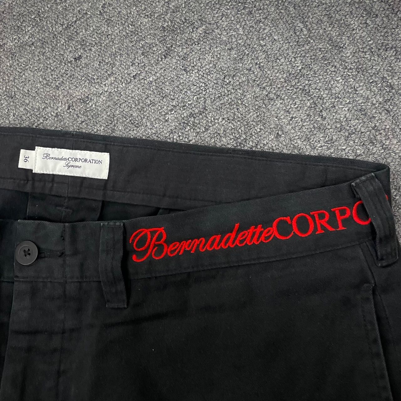 パンツ Supreme Bernadette Corporation Chino Supreme/Bernadette Corporation Old English Chino Pant | Supreme 23ss
