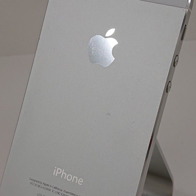 iPhone5 16GB au ホワイト&シルバー 送料無料 本体 c15219 - メルカリ