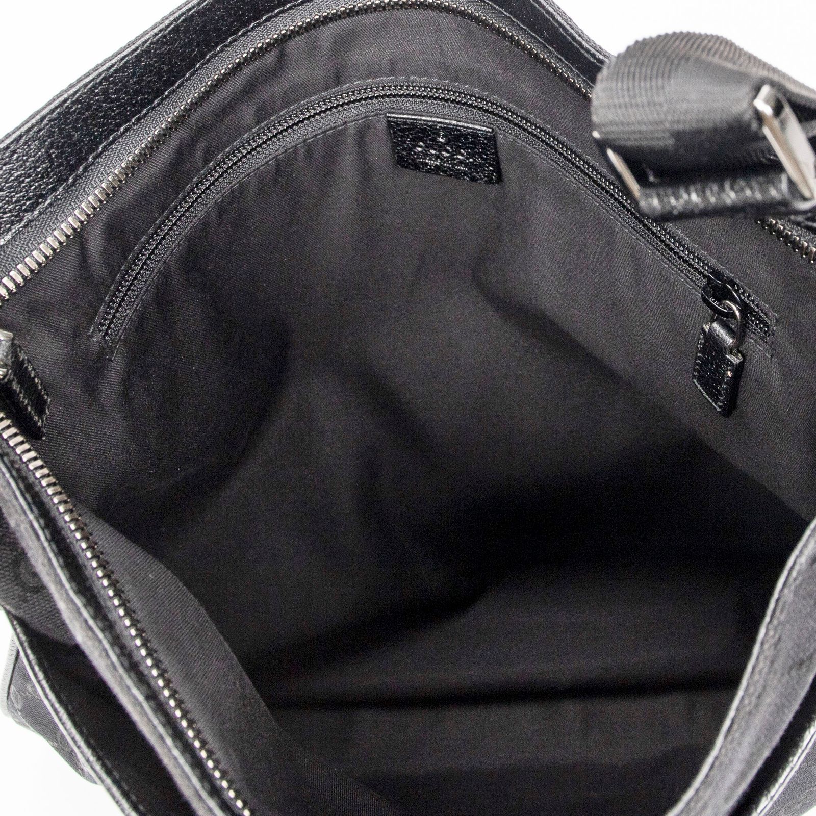 GUCCI グッチラージフラットメッセンジャー黒GGキャンバスA