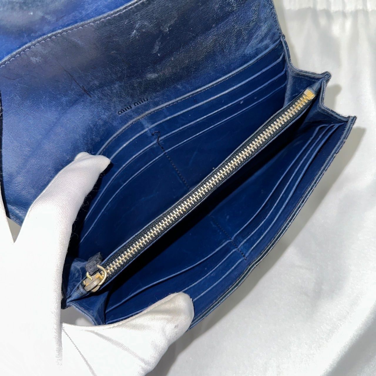 新品同様 希少カラー miumiu 長財布 マテラッセ アストラーレ 水色 青