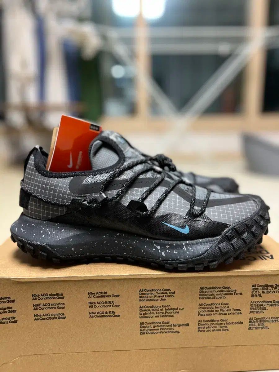 NIKE ACG マウンテンフライ 27.5cm ナイキ acg マウンテン NIKE ACG マウンテンフライ 27.5cm ナイキ acg マウンテン