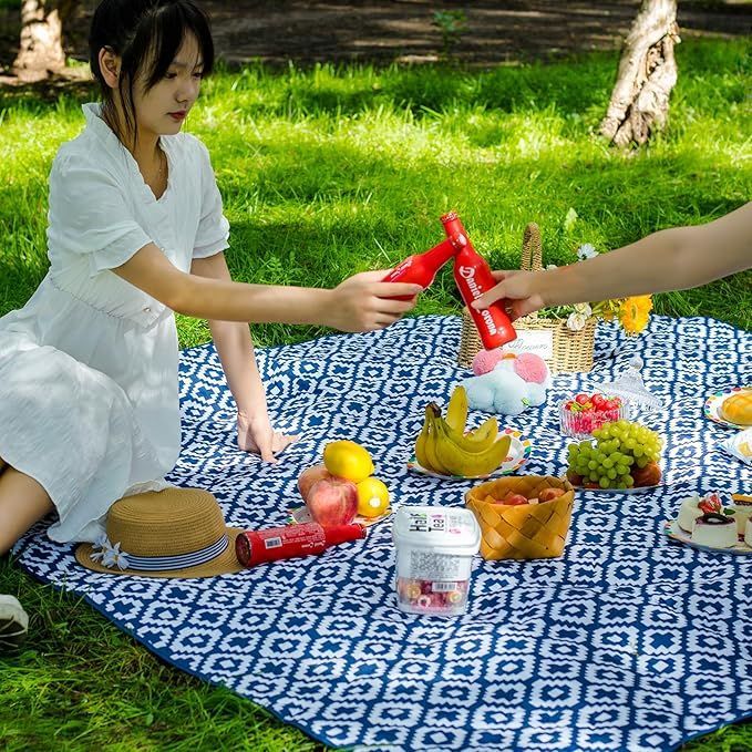 レジャーシート 幼い 豚 ピクニック 折りたたみ 撥水 アウトドア クッション マット コンパクト 花見 運動会 キャンプ 遠足 花 レジャーシート  厚手 防水 大きい 大判 ピクニックシート おしゃれ 150×200 コンパクト 子供 遠足 運動会 クッション ピクニック 5人～6人 ... レジャーシート 面白い 豚 ピクニック 折りたたみ 撥水 アウトドア クッション マット コンパクト 花見 運動会 キャンプ 遠足