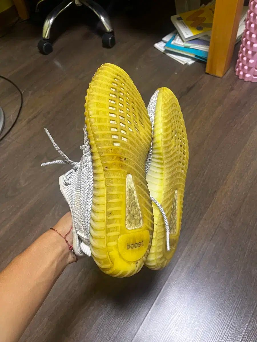 adidas アディダス イージーブースト 350 V2 ランドマーク 255 LLC-HASEGAWATOSO_COM