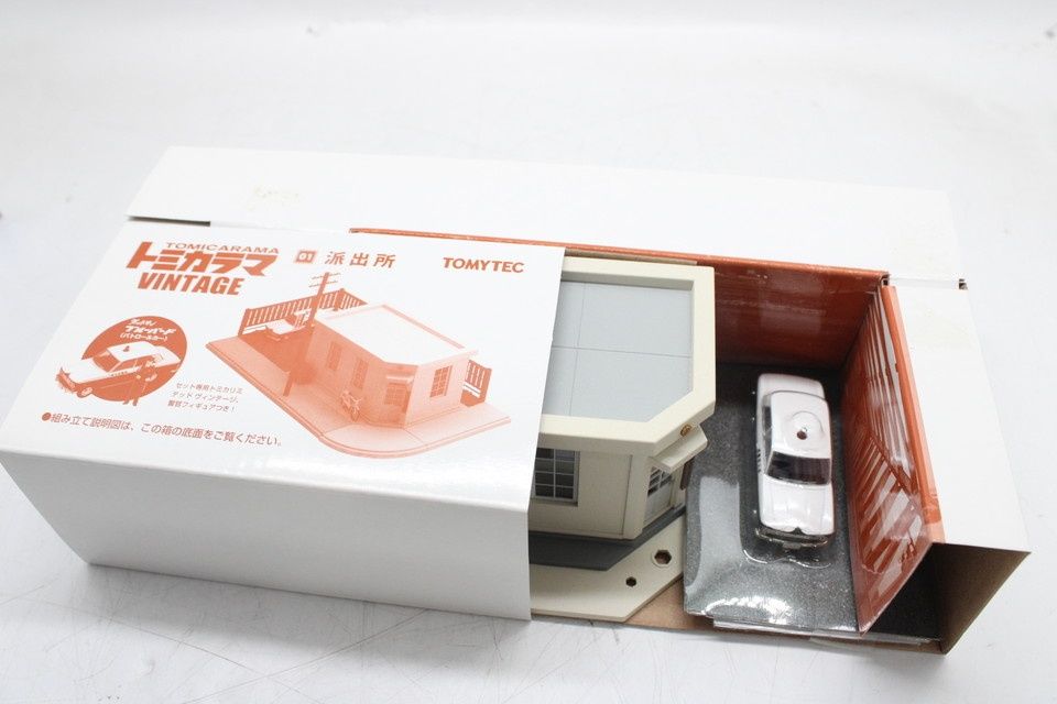 未使用 トミカラマ  派出所 ダットサン ブルーバード パトロールカー付き ヴィンテージ 01  ミニカー おもちゃ ITE7QY3Q2NU0-D-Z07-byebye 未使用 トミカラマ 派出所 ダットサン ブルーバード パトロール