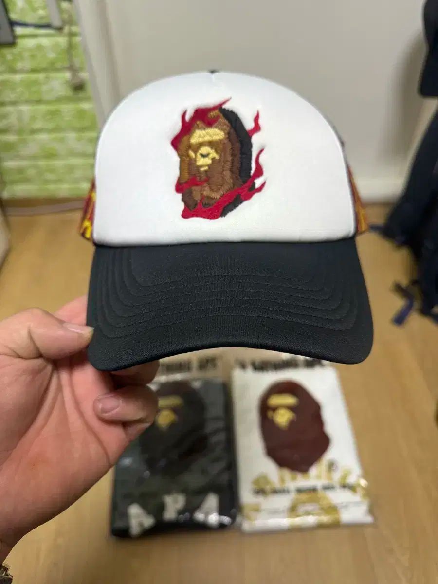 A BATHING APE アベイシングエイプ 火災 トラッカーハット