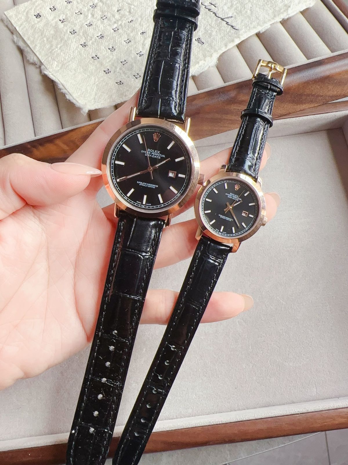 ロレックス Rolex? 超薄型カップルウォッチ 一生に一人だけに贈る特別な時計?? 男女ペア用クォーツ時計 - サファイアガラス＆ステンレスバンド｜ ｜