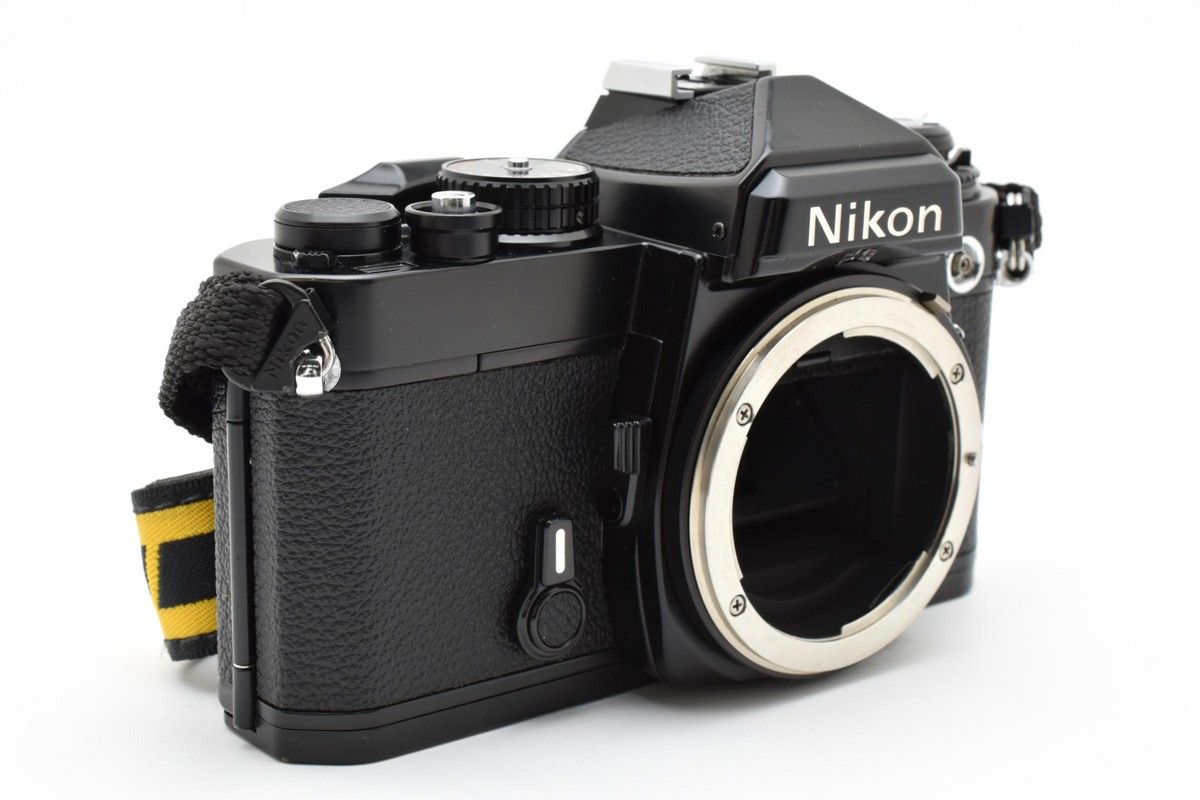 美品】モルト交換済み Nikon FE フィルムカメラ ブラック 【公式通販】