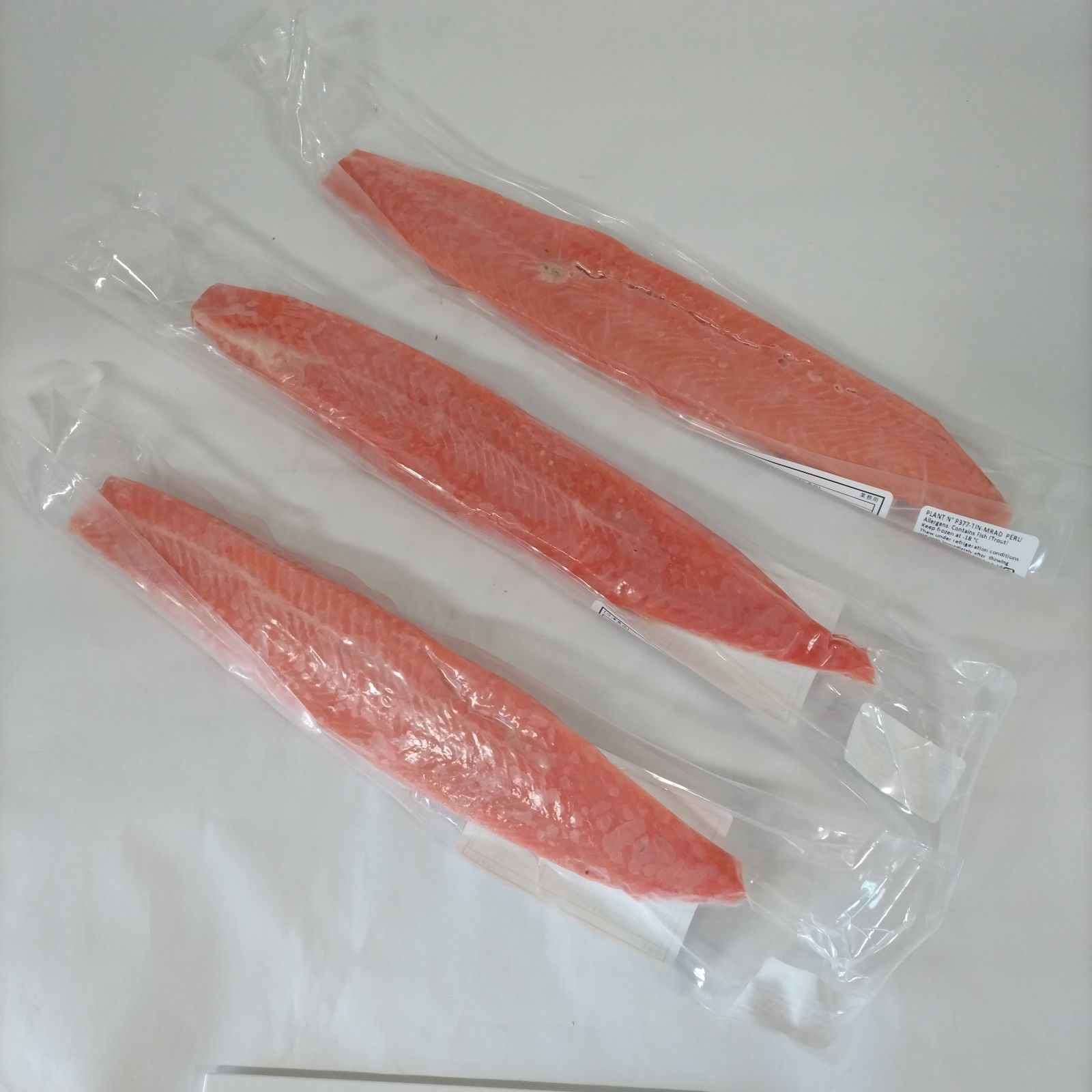 値下げ　新鮮　天然ウナギ　真空冷凍　6本　ビッグサイズ 値下げ 新鮮 天然ウナギ 真空冷凍 6本 ビッグサイズ 食品