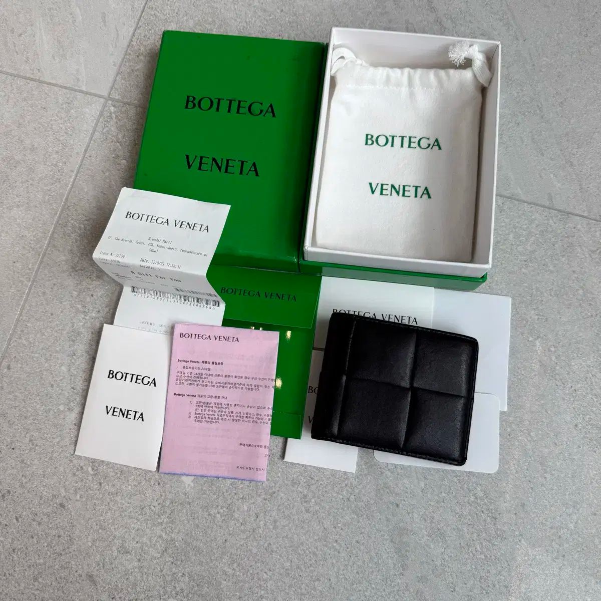 Bottega Veneta ボッテガヴェネタ マキシ フラップ 二つ折り財布