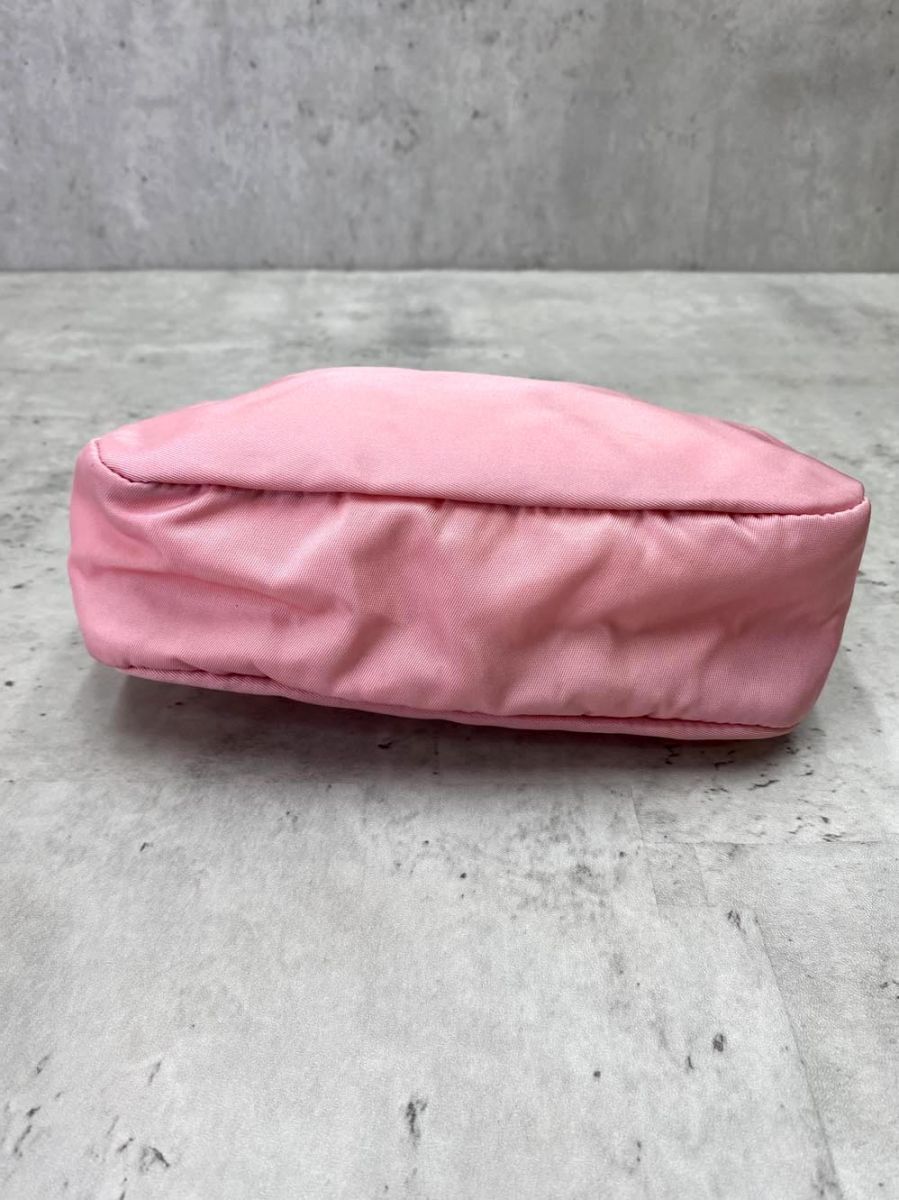 【美品】PRADA ナイロンポーチ 三角ロゴプレート ピンク PRADA 美品 プラダ テスート 三角ロゴプレート ピンク ゴールド