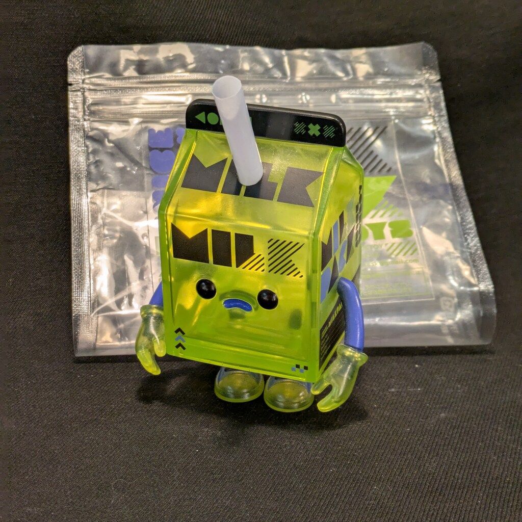 MUUKTOY ジュースボックスボーイ MILK PACK ELECTRIC TOYS限定