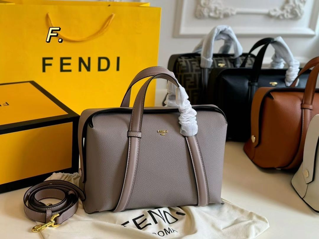 完売再製作⭕️セットバックモデル◎DF3◎10インチ P 1360（折りたたみボックス） size：27×18 FENDIフェンディの